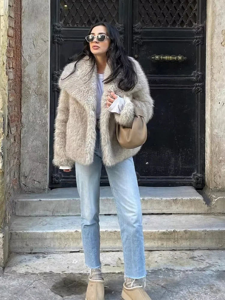MUJER Luxe Plush Faux Fur Coat