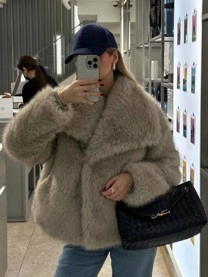 MUJER Luxe Plush Faux Fur Coat
