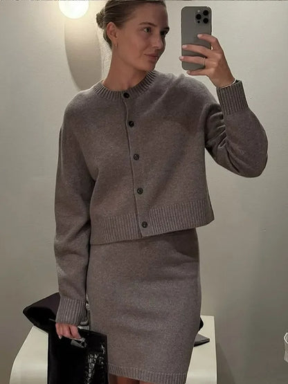 Elegant Round-Neck Cotton Knit Cardigan